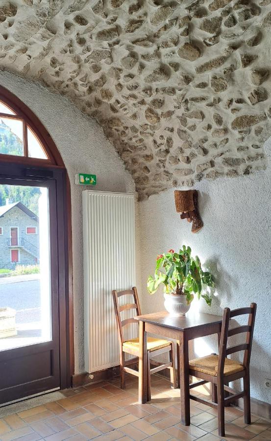 Auberge Du Glandon Saint-Colomban-des-Villards Eksteriør bilde